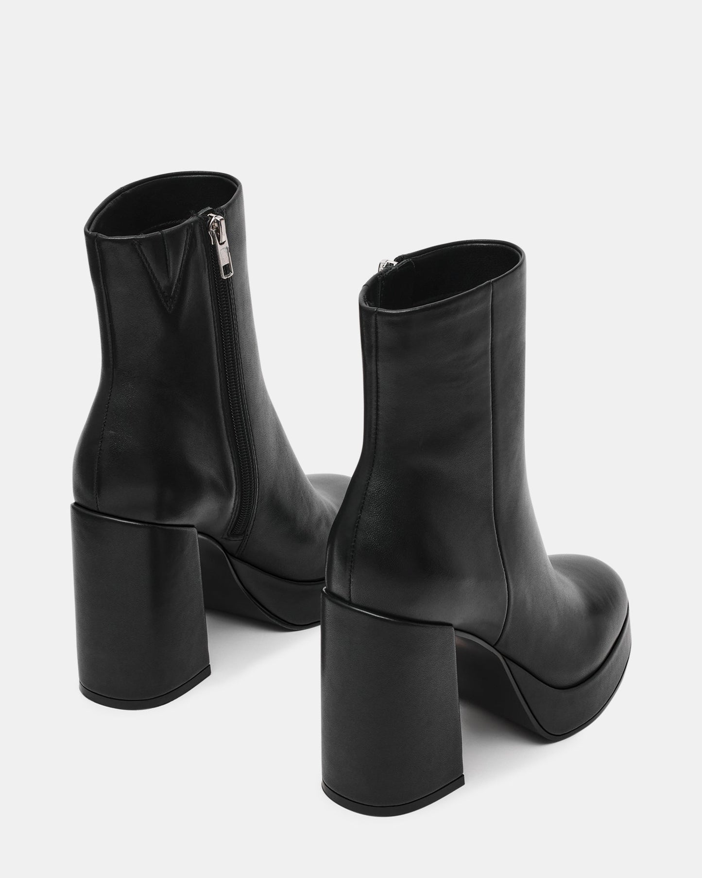 TYRA BLACK LEATHER