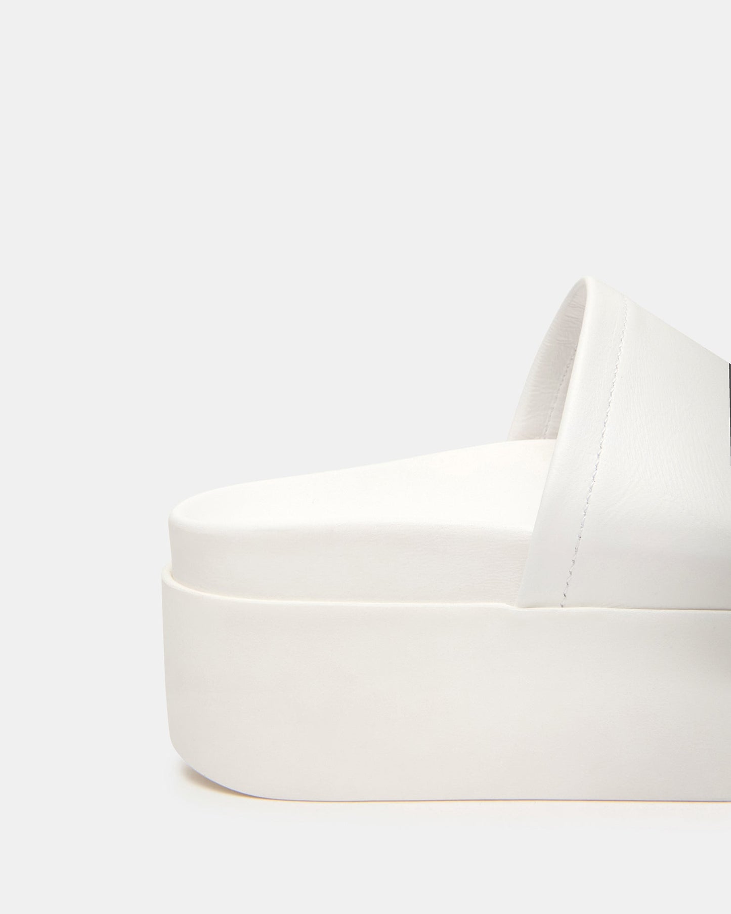 ARWEN WHITE LEATHER