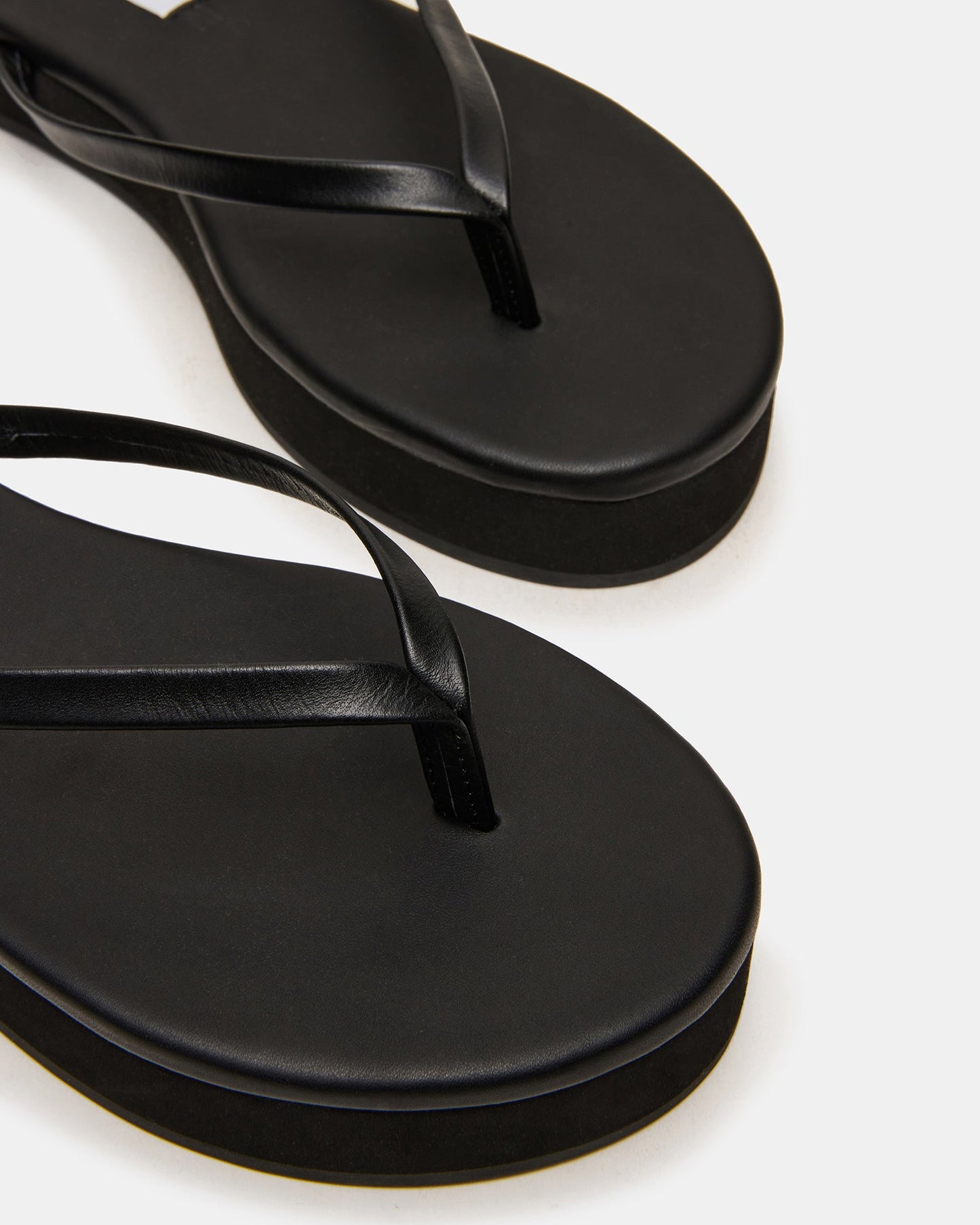 KIORA BLACK LEATHER